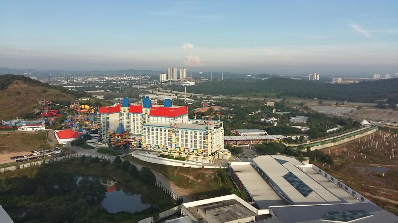 Afiniti Residence At Legoland Medini ヌサジャヤ エクステリア 写真